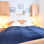 Апартаменты Beautiful In With Garden Near Sea Рерик