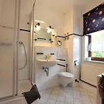 Апартаменты Beautiful In With Garden Near Sea Рерик