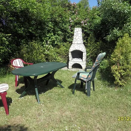 Beautiful In With Garden Near Sea דירה רריק