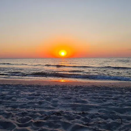 Beautiful In With Garden Near Sea Apartament