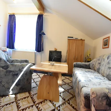 Beautiful In With Garden Near Sea Apartament