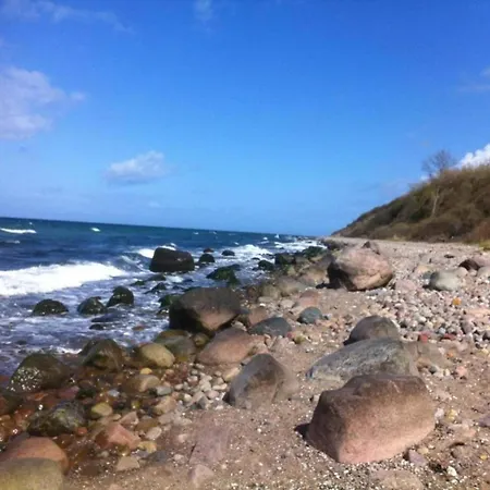 Apartament Beautiful In With Garden Near Sea