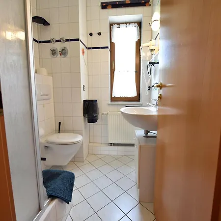 Apartman Beautiful In With Garden Near Sea