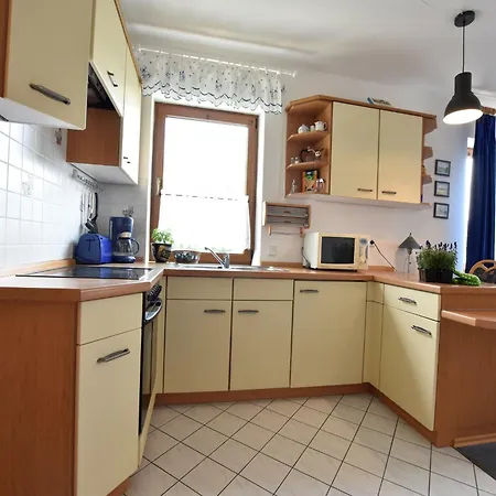 Beautiful In With Garden Near Sea Apartman *