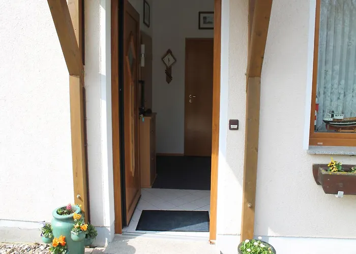 Beautiful In With Garden Near Sea شقة *