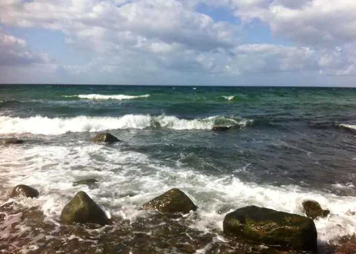 Beautiful In With Garden Near Sea شقة ريريك