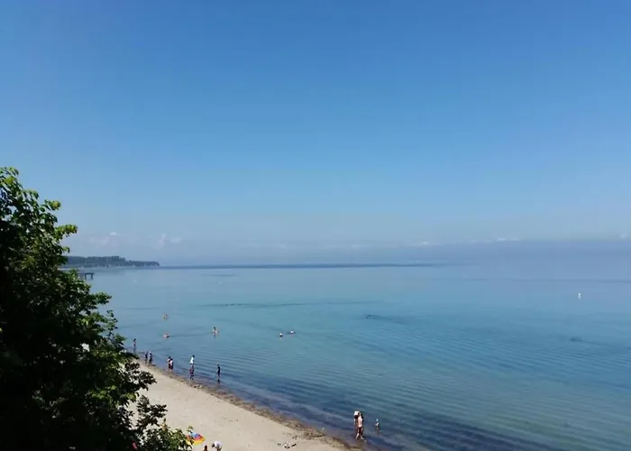 Beautiful In With Garden Near Sea شقة