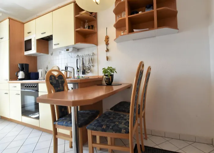 شقة Beautiful In With Garden Near Sea *