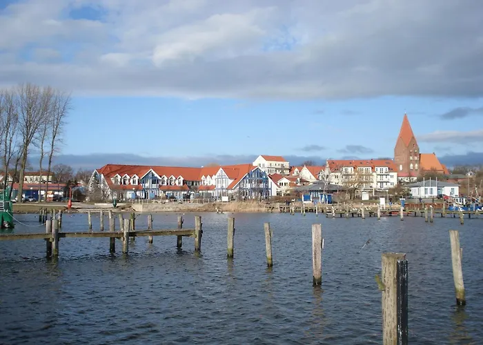 Beautiful In With Garden Near Sea شقة *